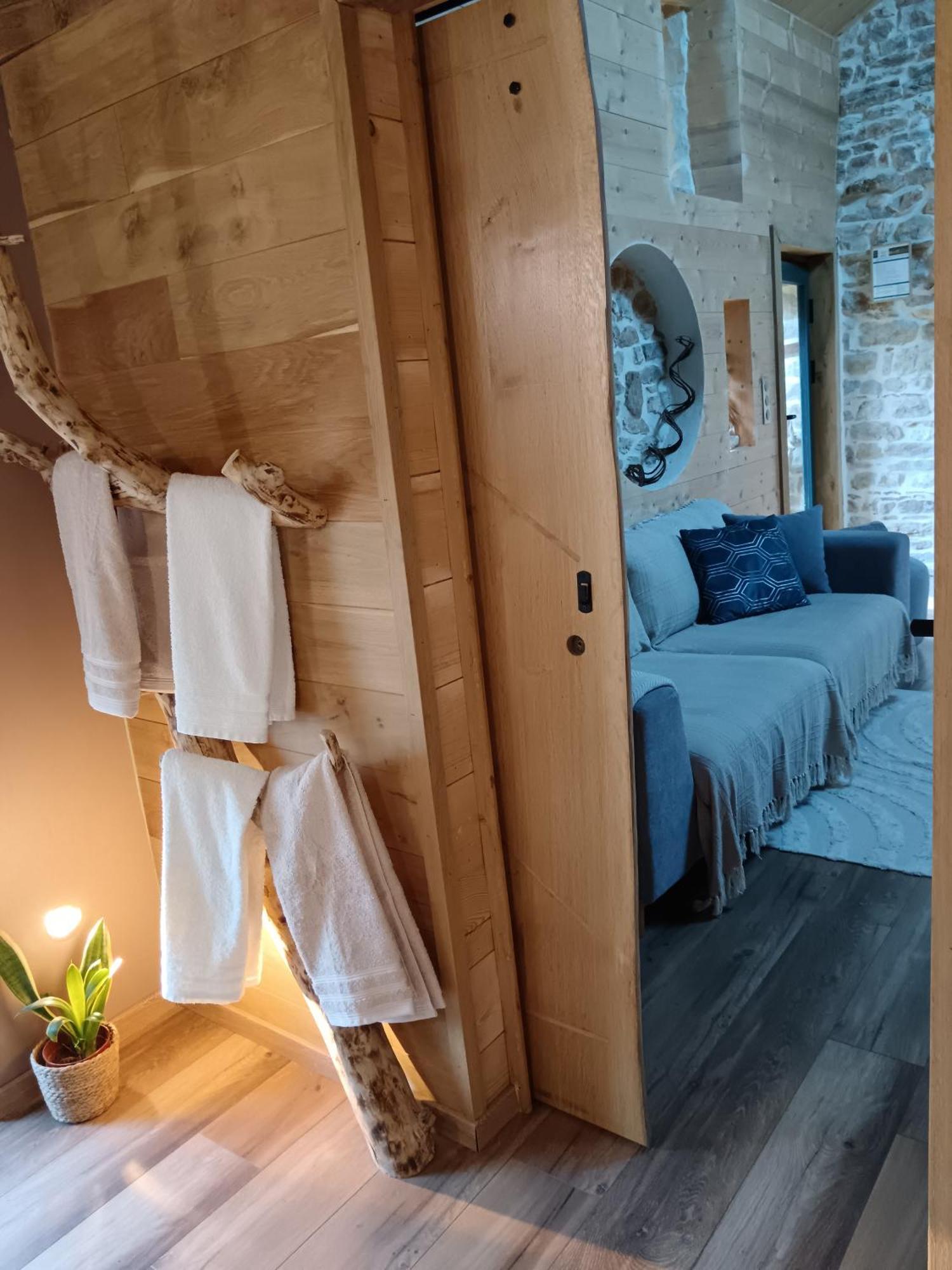 Domaine Moulin De Quincenat Apartment Champagnat  Bagian luar foto