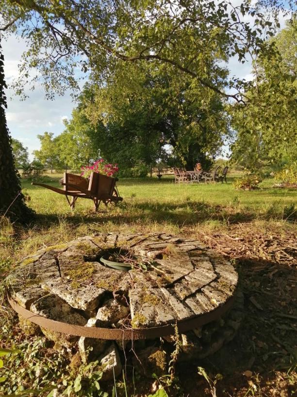 Domaine Moulin De Quincenat Apartment Champagnat  Bagian luar foto